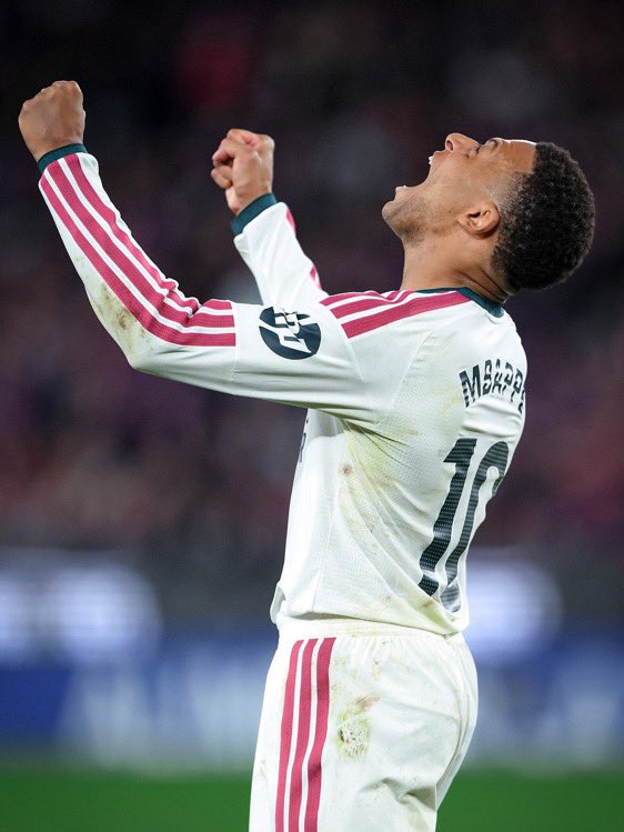 Floydchels's tweet photo. 🚨 𝗠𝗔𝗝𝗢𝗥 𝗕𝗥𝗘𝗔𝗞𝗜𝗡𝗚: IT HAS BEEN DECIDED

Kylian Mbappe will be presented the ballon d’or today by Lionel Messi. Lamine Yamal is angry and might not attend the ceremony. He is claiming they robbed Vini during his time now they want to rob him too. Mbappe’s performance at the World Cup boosted his chances

However, it was a tie between Kylian Mbappe and Lamine Yamal. The Ballon d’or organization waited till the El Classico to decide the winner. Lamine Yamal was pocketed by Cucurella for 90 mins. Mbappe scored two goals, this has made the decision easier for the organization to give Mbappe the award.
