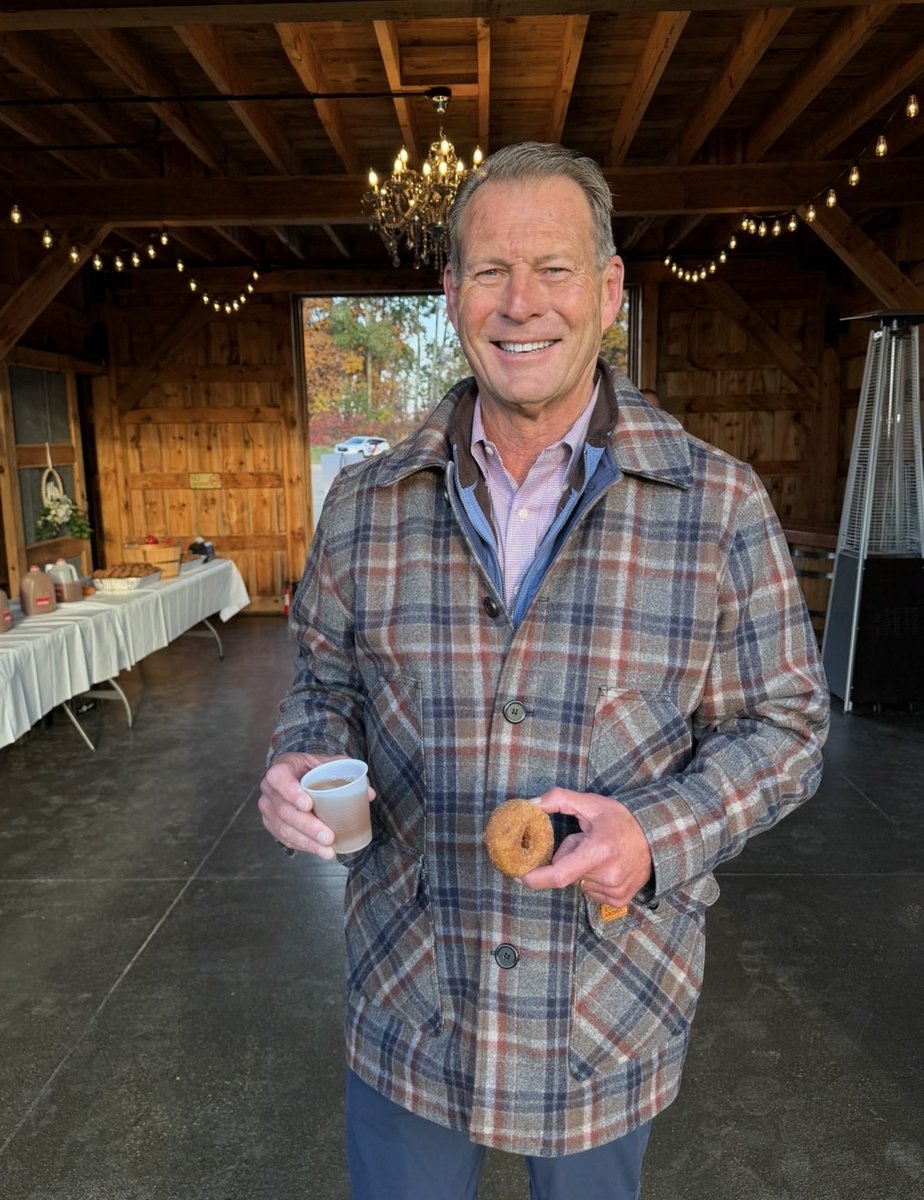 DougLloyd4ag's tweet photo. Starting the day off the right way in Genesee County!

Thank you to Mike Mueller and the Mueller family for hosting us, and for bringing the amazing apple cider and donuts!

@MikeRogersForMI @berniemoreno @MIGOP @RepublicanAGs @RAGAResponse https://t.co/7eUKRkX4we