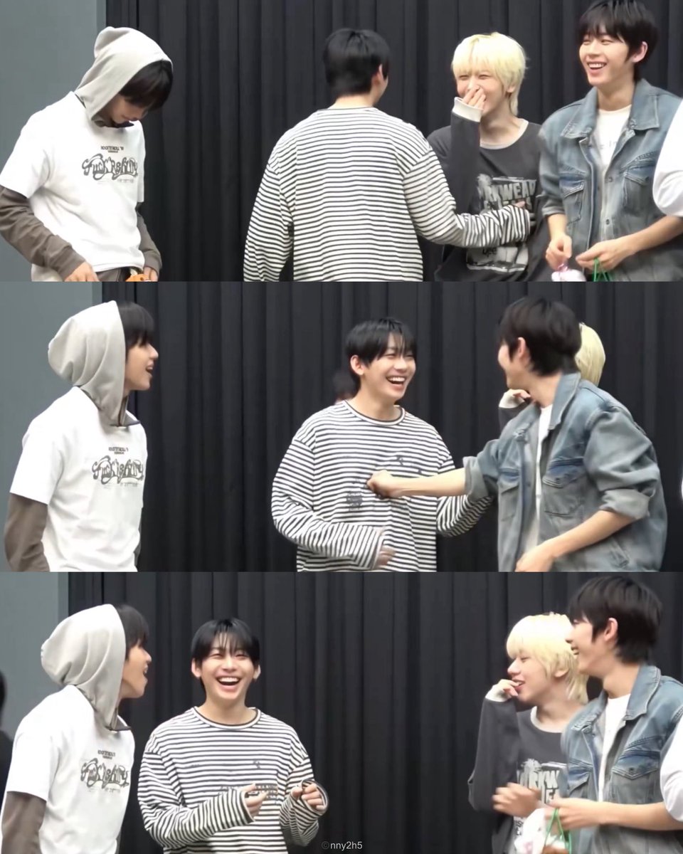 hanjaystudio's tweet photo. what in the world of the married is this????

“sa akin lang ang asawa ko!!!” hani…nasuntok ka tuloy ni jeongwoo HAHAHAHAHAHA 🤣😭 https://t.co/mqkRxEZXe0