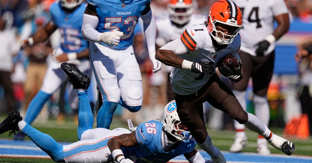 Local3News's tweet photo. SAME OL' HEARTBREAK: On a day where the Tennessee Titans could potentially win back-to-back games for the first time in four years, they, instead, squandered a 14-0 lead, ultimately falling 27-24 to the Cleveland Browns. https://t.co/aKCFK4Ien0