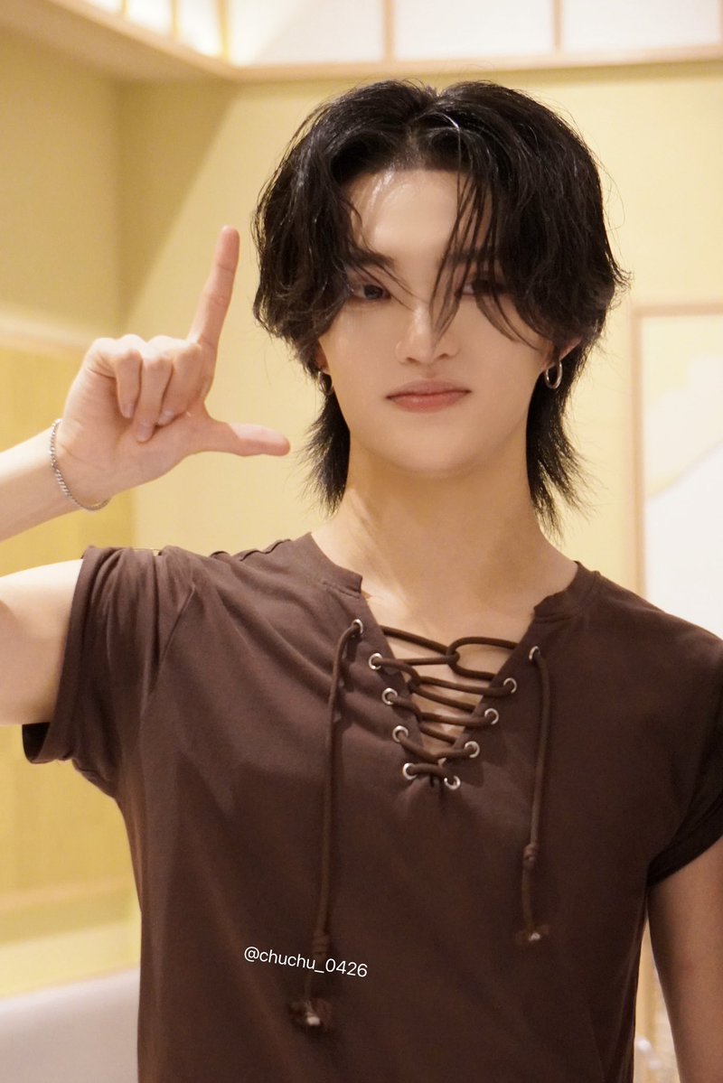 chuchu_0426's tweet photo. EASTSHINE 
LIVE &amp; PROMOTION 
IN TOKYO 
K-Stage O!
🌟[ EOI_KU ! ]🌟
2026/10/25

PHOTOTIME📸

#현 #HYUN #ヒョン #ฮยอน
#イーストシャイン #อีสไชน์
#이스트샤인 #EASTSHINE
#어이쿠 #EOI_KU https://t.co/MU6zjReKck