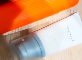 jenmong23's tweet photo. jeno using this sunscreen..? https://t.co/PecDqNp4EC