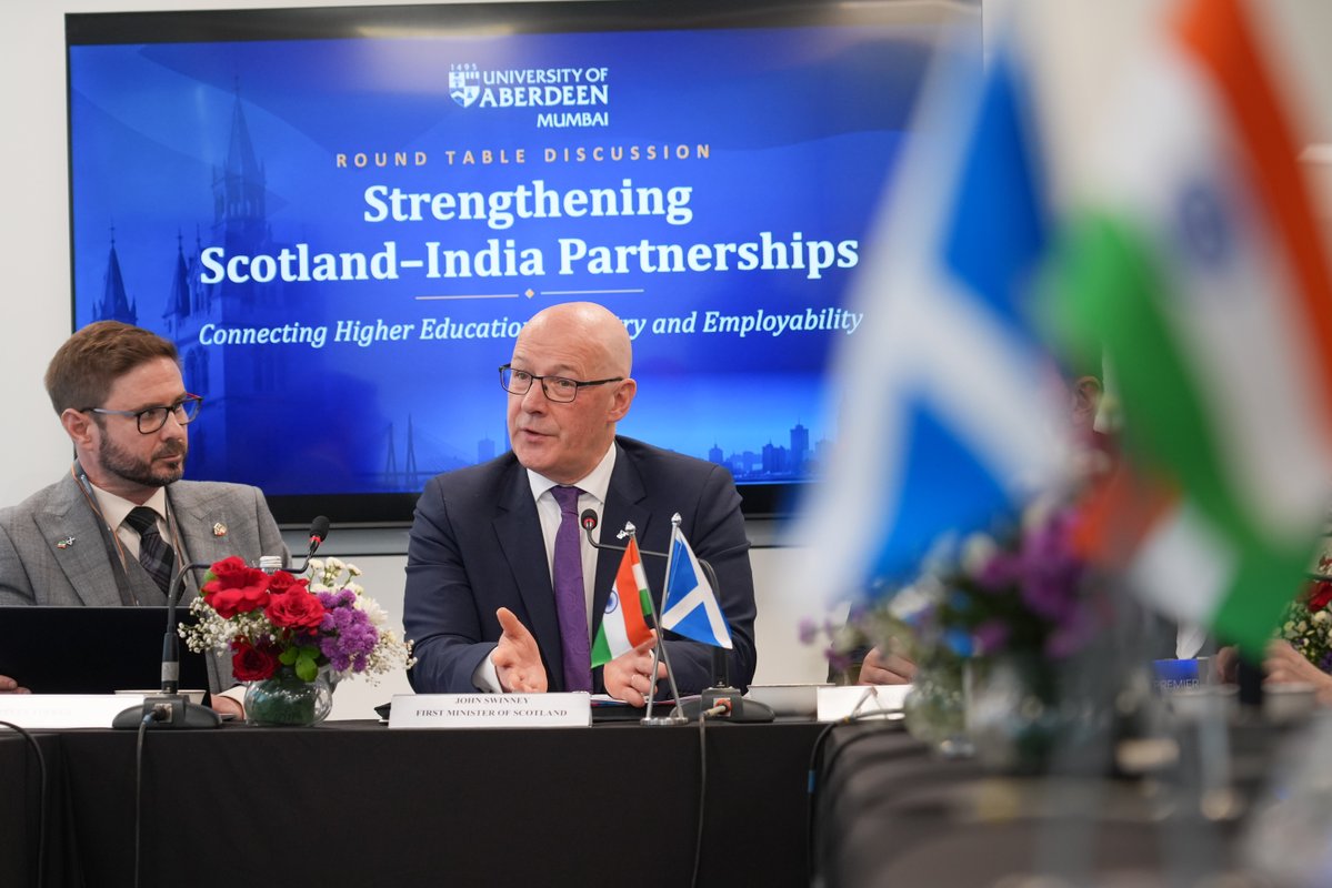 ScotGovFM's tweet photo. First Minister @JohnSwinney visited @aberdeenuni's Mumbai campus to meet students preparing to study at Scottish universities and discuss opportunities created by the university’s presence in India.  

He also addressed a summit showcasing Scotland as a destination for students. https://t.co/w68x1gA9Ne