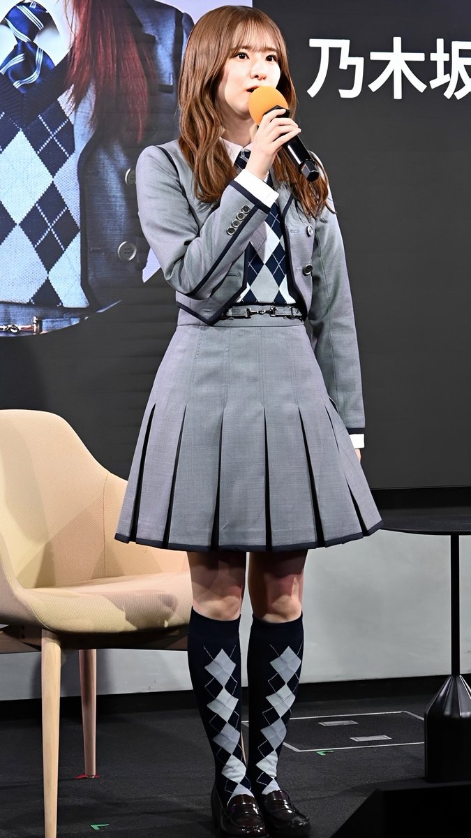 rooibostea77's tweet photo. 咲月ちゃんの膝に惹かれる https://t.co/0Vo6ri637P