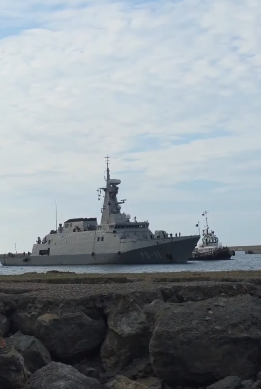 SA_Defensa's tweet photo. 📍 La Guaira, #Venezuela (🇻🇪)

In a successful joint operation between the @MarineNationale (🇫🇷) &amp; Venezuelan Navy/Coast Guard, over 3 tons of illicit narcotics were seized off the coast of Venezuela.

📸: FANB https://t.co/dDo8UYrLT6