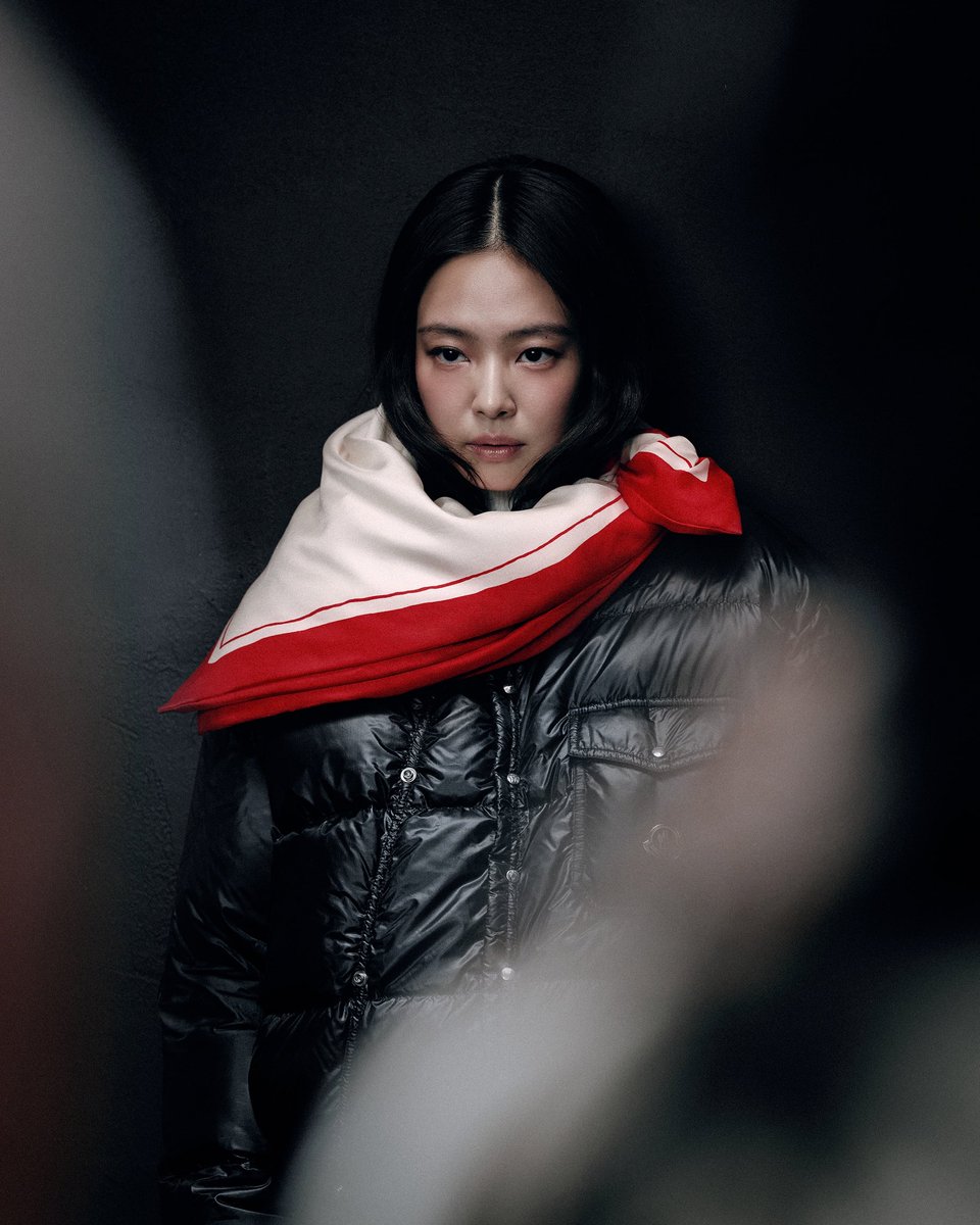 Moncler's tweet photo. Expanding horizons. 

A global creative force, JENNIE commands the world stage. Captured in her element on the set of the Moncler Re/Icons campaign. 

Discover the reimagined Karakorum jacket and Tibb gilet now on https://t.co/Kec63X8bi1

#Moncler #PioneersinMoncler #MonclerReicons