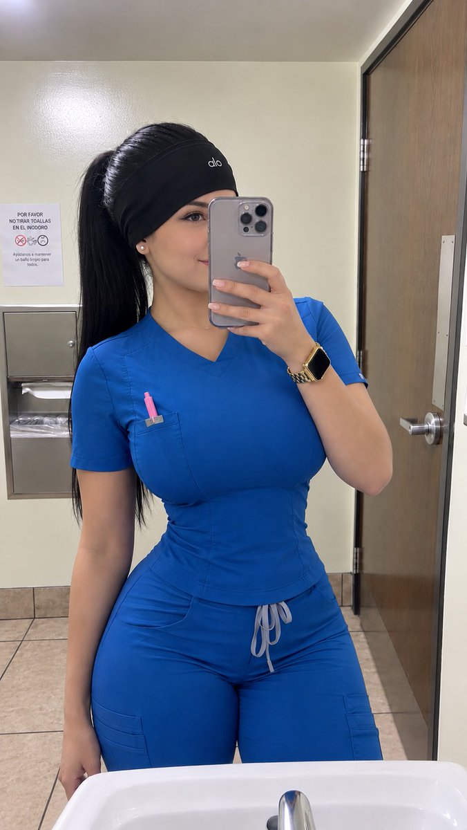 SolH313's tweet photo. Feliz lunes 💙💙 https://t.co/j4A1MzlDLx