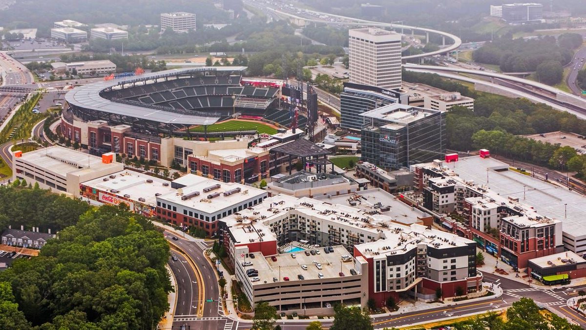AndrewPetcash's tweet photo. This stat from the Atlanta Braves is wild 👀

In 2025:
⚾ Baseball business → $51M income
🏙️ Mixed-use business → $68M income

The real estate+ businesses surrounding the Braves generated 34% MORE operating income than the baseball team itself. https://t.co/9OmJoG51FR