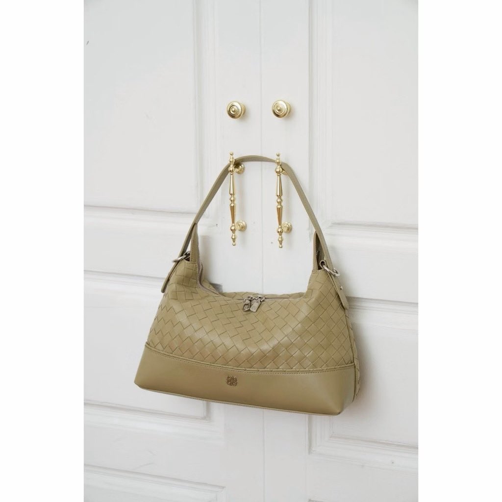 songtorbytr's tweet photo. PEROTA รุ่น Glaze Bag *สีเบจ*
🌟890 free shipping (from 1,790)
🌟 New !! อุปกรณ์ มีถุงผ้า 
#perotabrand #perota #กระเป๋า #ส่งต่อperotabrand #กระเป๋าperota https://t.co/4JN7gxNZr3