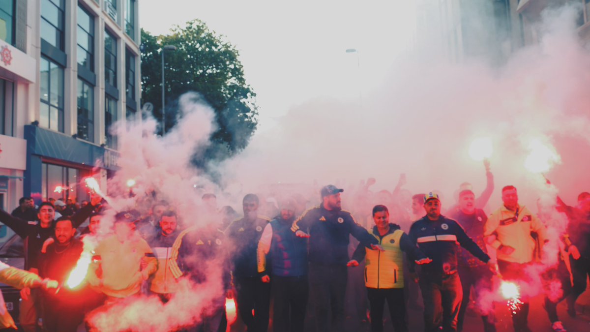 gencfborg's tweet photo. BİZİM ŞEHRİMİZ, BİZİM KURALLARIMIZ!

G E L İ Y O R U Z ⏳

#GençFenerbahçeliler https://t.co/5UYjWdYSRl