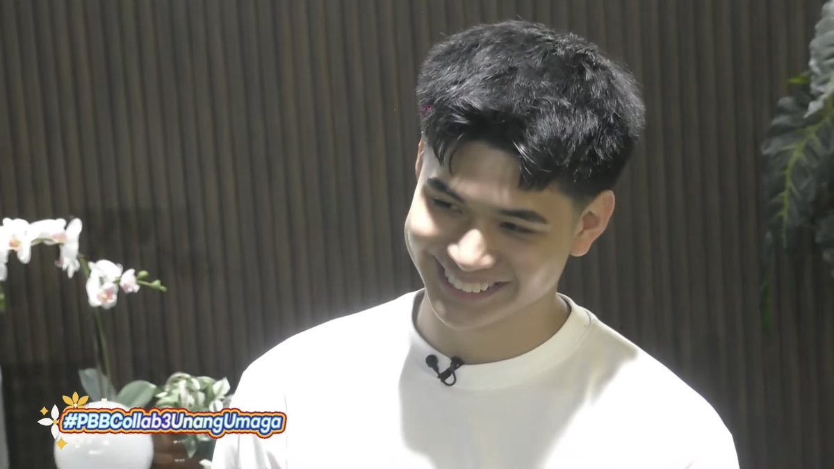 TeamCalixTrends's tweet photo. Grabe face card talaga napaka pogi, yung smile na nakakalusaw. Kilig overload 🩶

#CalixEsguerra #PBBCollab3UnangUmaga https://t.co/TP3r3CDWYD