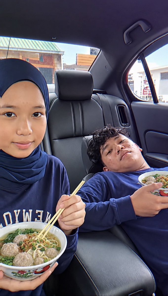awachiechristop's tweet photo. kakak vs adik di mobil
https://t.co/PT5zmaLT1v
ayam geprek jepang
https://t.co/5WFZUPLQak
banyuwangi viral
https://t.co/gM034m2w3k

#kakakvsadikdimobil #banyuwangi24jam
#ayamgeprekjepang #hujan #mendung https://t.co/Y4MITWbaGV