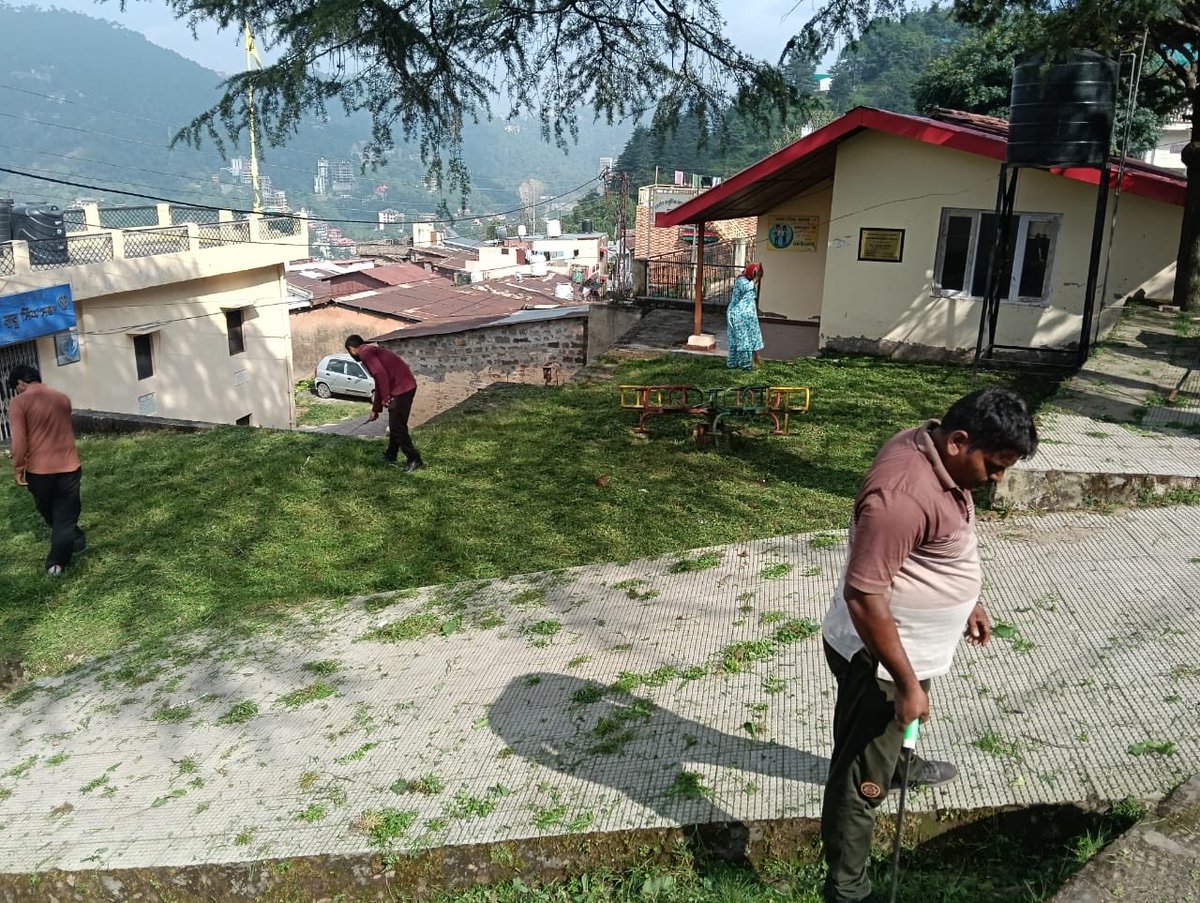 CDagshai's tweet photo. A special cleanliness drive was successfully conducted in and around the Police Chowki and Dispensary premises to promote cleanliness, hygiene and a healthier environment.
🌿
#SpecialCampaign6
#SHS2026 #SwachhataHiSeva2026
@PMOIndia 
@DARPG_GoI 
@SpokespersonMoD 
@RakshaSampada https://t.co/X9XXlkxV46