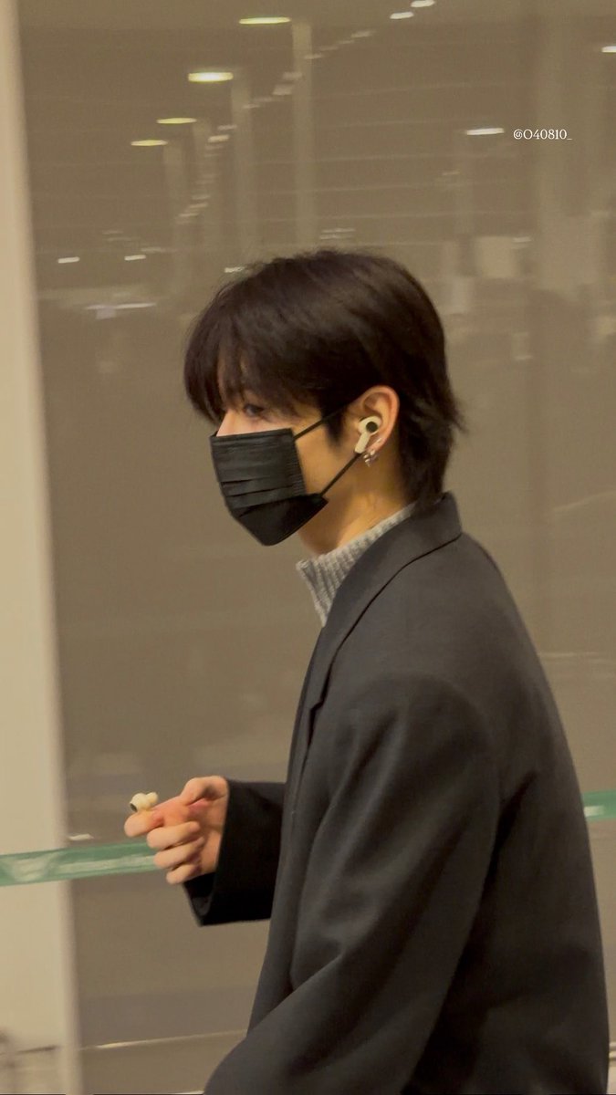 O40810_'s tweet photo. 261026 ICN

정장콤온다,,,
#TAESAN #태산 #BOYNEXTDOOR #보이넥스트도어 https://t.co/tnkNE0C928