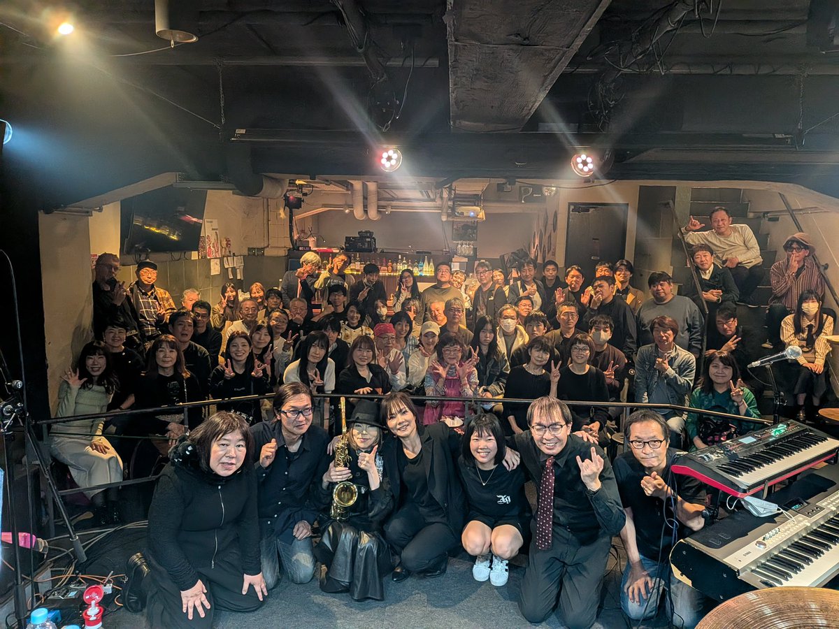 chikae_jyou's tweet photo. 2026年10/24(土)
Re⛴️Zard
5th ワンマンライブ
音楽実験室新世界(六本木)
SHIOさん率いるバンドの皆様、聴いて下さったお客様、音楽実験室新世界スタッフ皆様、ありがとうございます★
素敵な1日でした🎷👱♀️🐶
Pure Pure〜♪
#チカエ嬢
#saxplayer
#singersongwriter
#PurePure
#ReZard
#六本木 https://t.co/oSBrvKLLVT
