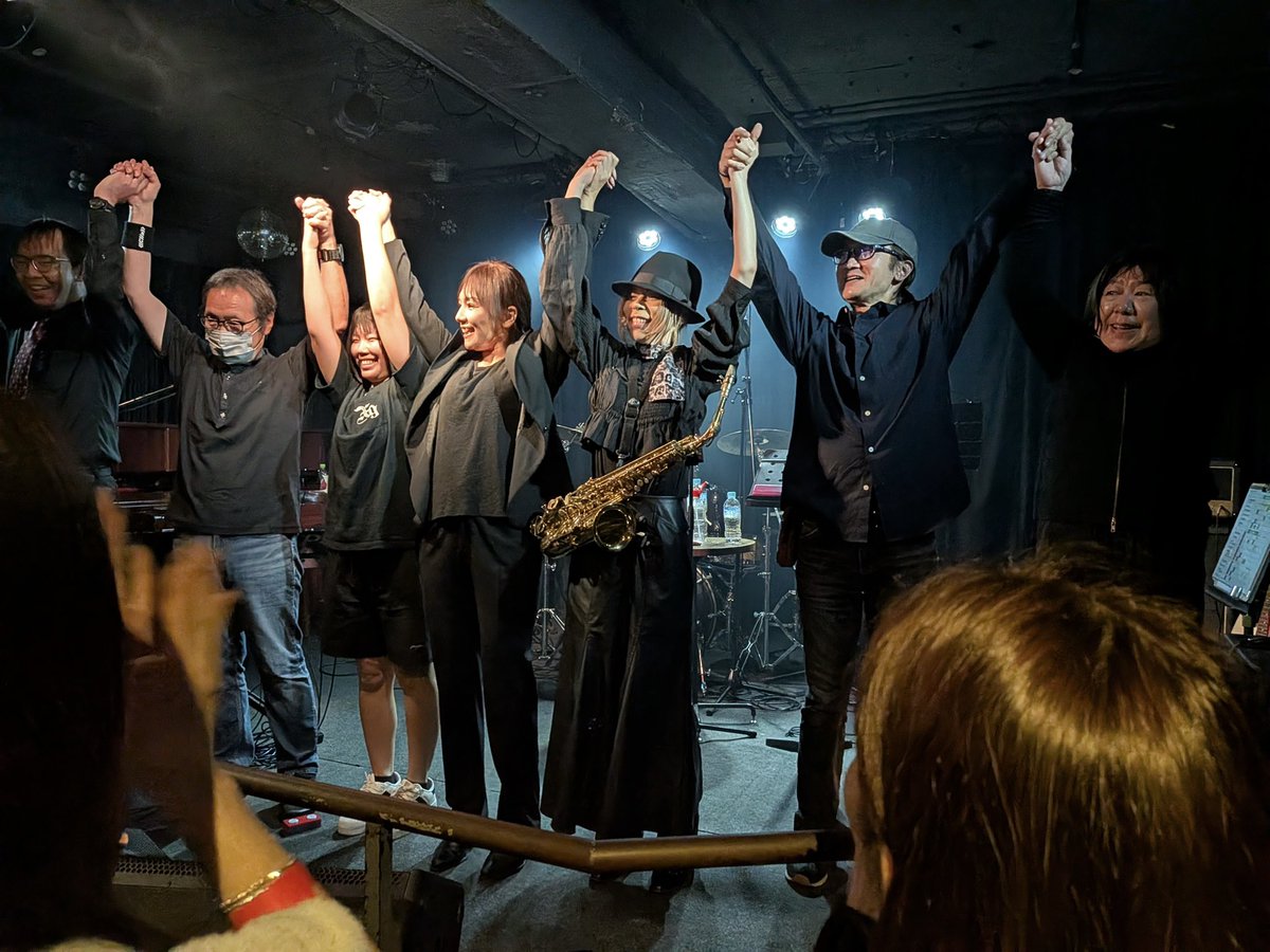 chikae_jyou's tweet photo. 2026年10/24(土)
Re⛴️Zard
5th ワンマンライブ
音楽実験室新世界(六本木)
SHIOさん率いるバンドの皆様、聴いて下さったお客様、音楽実験室新世界スタッフ皆様、ありがとうございます★
素敵な1日でした🎷👱♀️🐶
Pure Pure〜♪
#チカエ嬢
#saxplayer
#singersongwriter
#PurePure
#ReZard
#六本木 https://t.co/oSBrvKLLVT