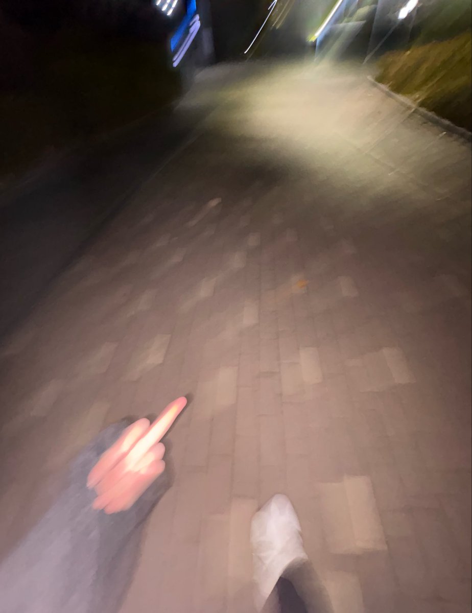 p3vo0's tweet photo. 저녁4분컷하고
좆원또가야됨 https://t.co/FfsyK0lZpq