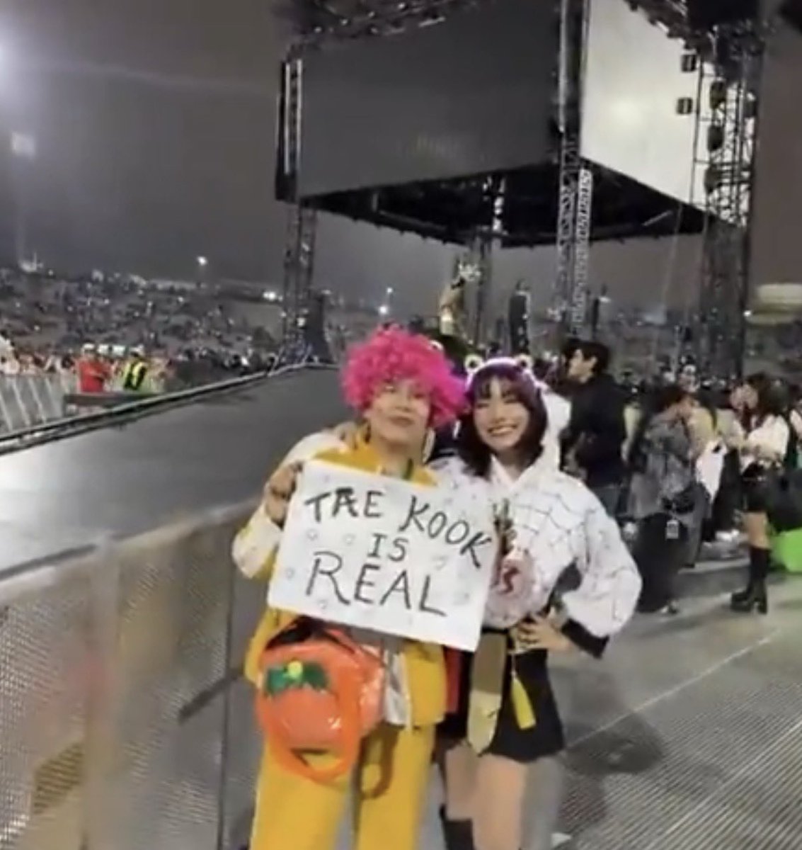 libraldols's tweet photo. jimin anti will always be ugly😭 https://t.co/LdLc0K9qHt