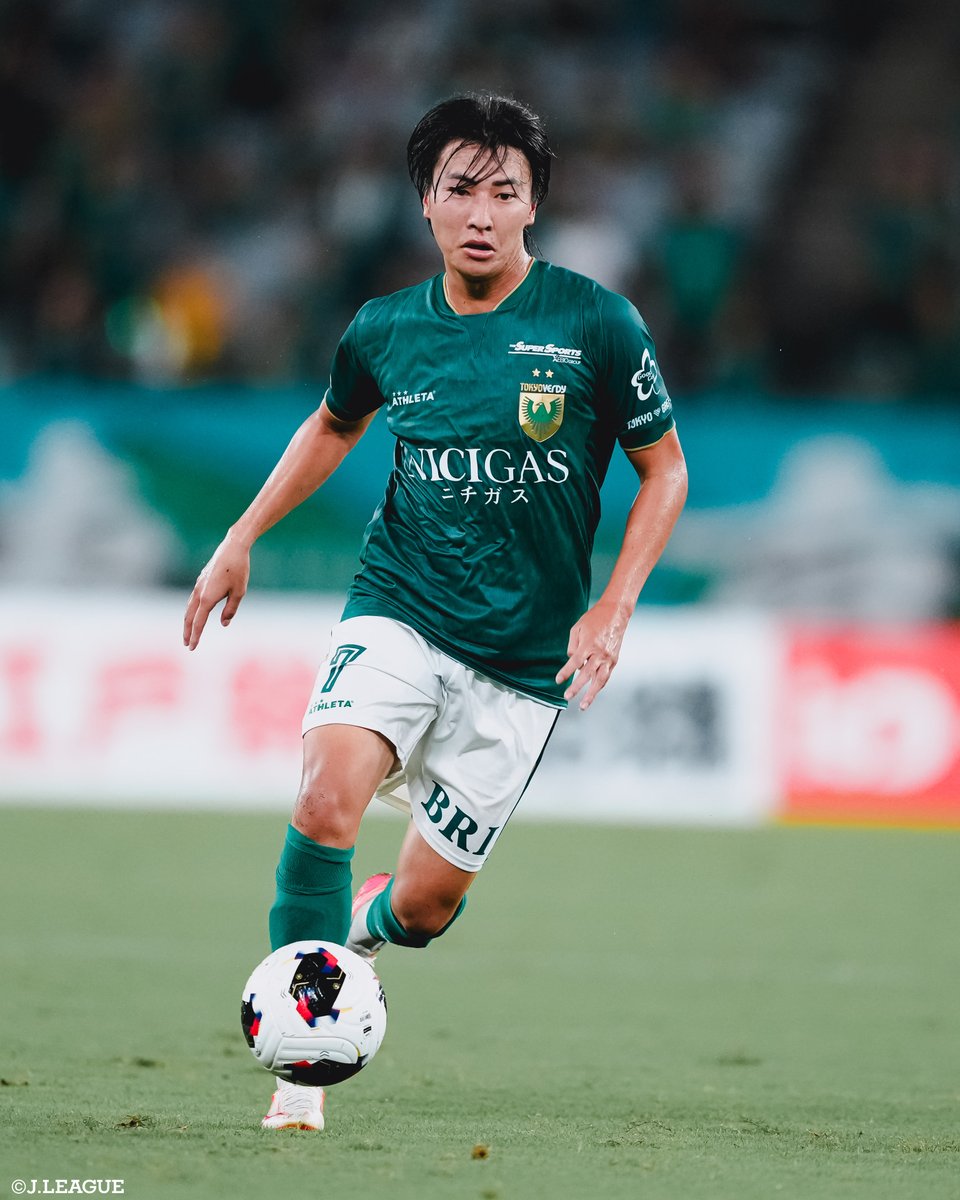 J_League's tweet photo. 🎂 HAPPY BIRTHDAY 🎂

本日10月27日は
東京ヴェルディ
松橋優安 選手の25歳の誕生日です👏

松橋選手、
おめでとうございます🎊

@TokyoVerdySTAFF
#Ｊリーグ https://t.co/F2L3WmyZXv