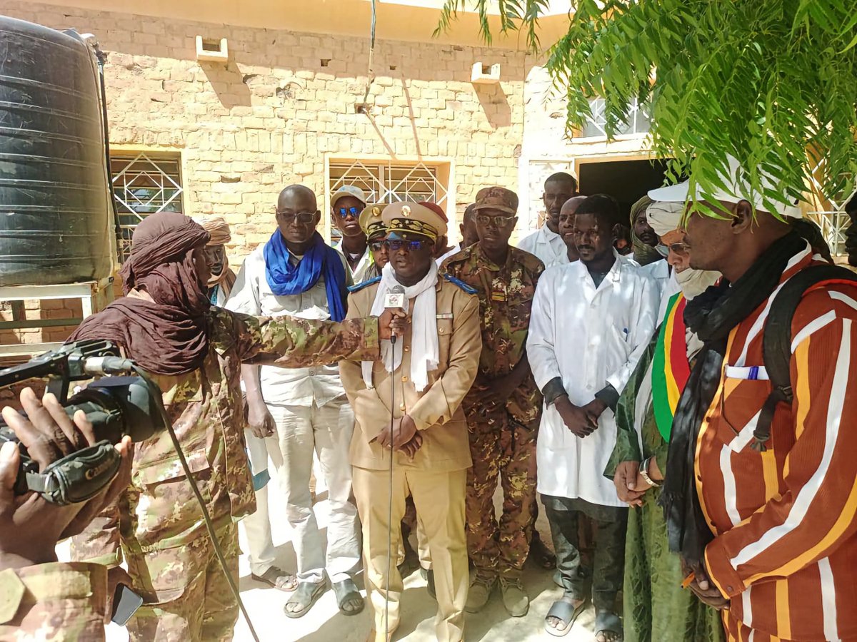 AgMaliki76650's tweet photo. #Kidal  25 octobre 2026 Reprise des activités #administratives et sociales avec le lancement d’une #campagne de #vaccination du bétail, sous la présence  des autorités.....🇲🇱✊ https://t.co/nJCz74Qux5