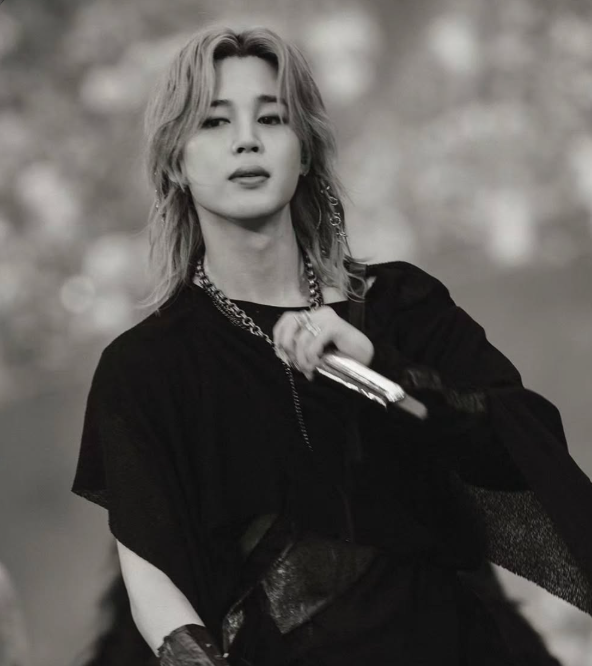 Chloe7Summer's tweet photo. @repautat1on Nice video! Thank you for loving Jimin!❤️💕
To ease the pain of missing Jimin Fairy of Tucumán😍, you can follow him on his Instagram &amp; TikTok account: https://t.co/88XePNneTI
https://t.co/WRstEYAdGs

Jimin is not very active on social media, but here are some of his posts on IG: https://t.co/bzp3LhCTVo