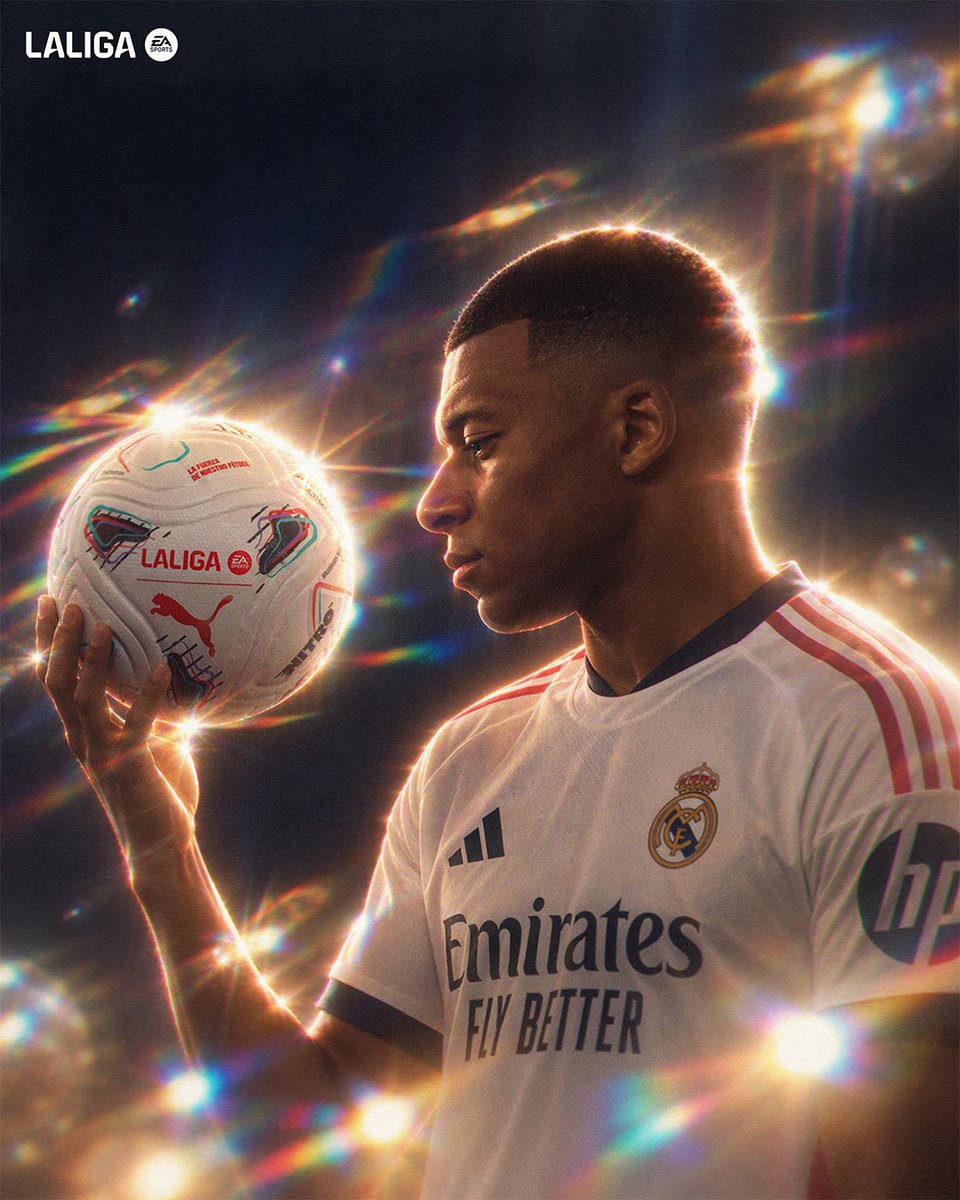 LaLigaEN's tweet photo. 100 goals in white 🤍 https://t.co/LfCSfEA2zB