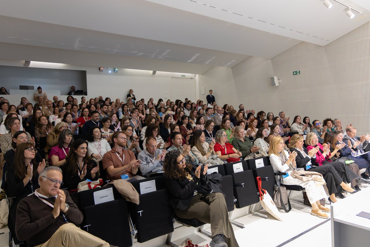 XGDC's tweet photo. @CIEB2026 ha sido un éxito gracias a los cerca de 400 asistentes y a la calidad de las más de 140 ponencias, comunicaciones y talleres presentados. Felicidades.
Muchas gracias a todos. 
Nos vemos en #CIEB2027 Madrid
@Ens_bilingue @_usj_ https://t.co/JQoGvCfPg0