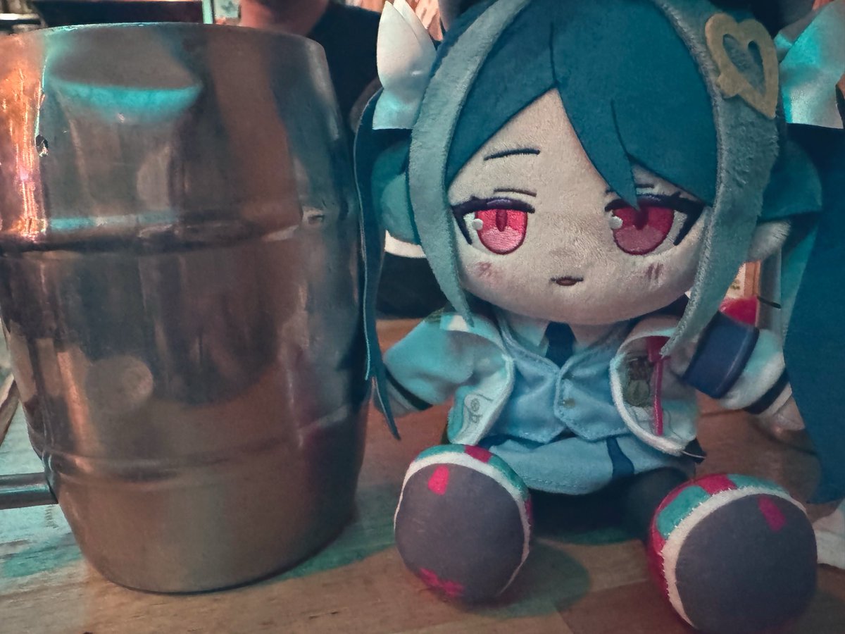 _kanariacat's tweet photo. ありえないでかい酒届いた！！
#フブぬいといっしょ https://t.co/rmbBUc6ltM