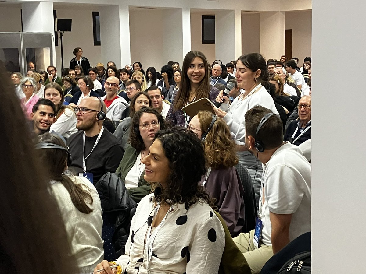 santegidionews's tweet photo. Niente è impossibile quando ci incontriamo! #KokoKondo sopravvissuta a Hiroshima dice la sua felicità di essere parte di questi incontri #AnnaDeMarchi di @gxlapace ci ricorda che il mondo non si ripara da solo e da soli: siamo costruttori di pace in un’alleanza intergenerazionale https://t.co/3xvMaIuTgb