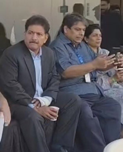 drque71's tweet photo. آزادی صحافت۔

کدو!!!! https://t.co/JzFczo3QYC