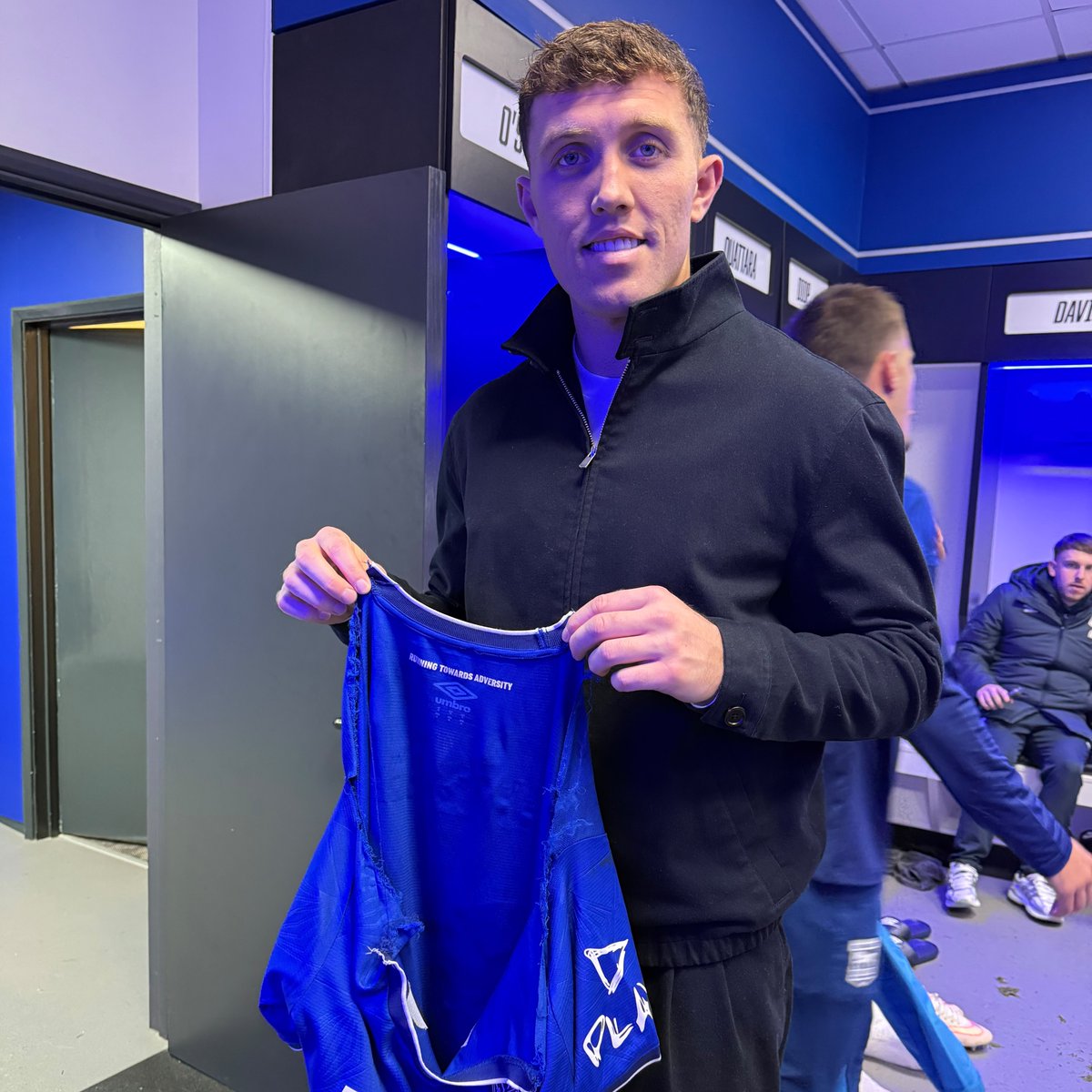 ITFCFoundation's tweet photo. 👕 Want to get your hands on a unique piece of @IpswichTown history?

The Foundation is offering you the chance to win Dara O'Shea's ripped, match-worn and signed shirt from Town's draw against Forest!

Entries start at £5, with all funds raised supporting the Foundation.

🔗https://t.co/C7bDg1Po0j