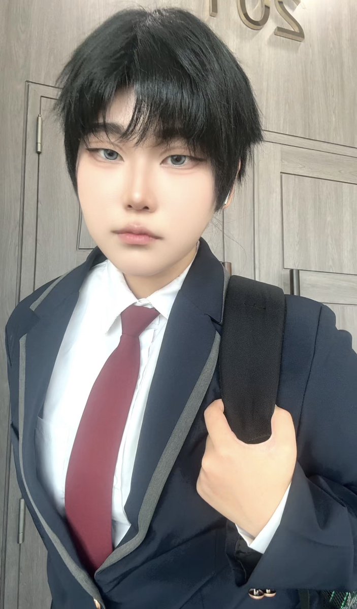 qldrmfwnnn's tweet photo. #코스어_𝕏친소  
굴러다니는 돌이랑 트친하실분 https://t.co/VwAupbkjpB