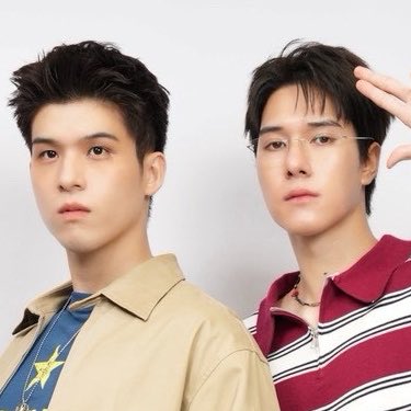 mutexpnd's tweet photo. ไอเปาเมะสร้อยสแตนเลสยืนเก๊ก ยัยฮั่นเตะแว่นยืนทิ้งสะโพก สน.แตรกแน่นอน https://t.co/v4KJjcZ5XZ