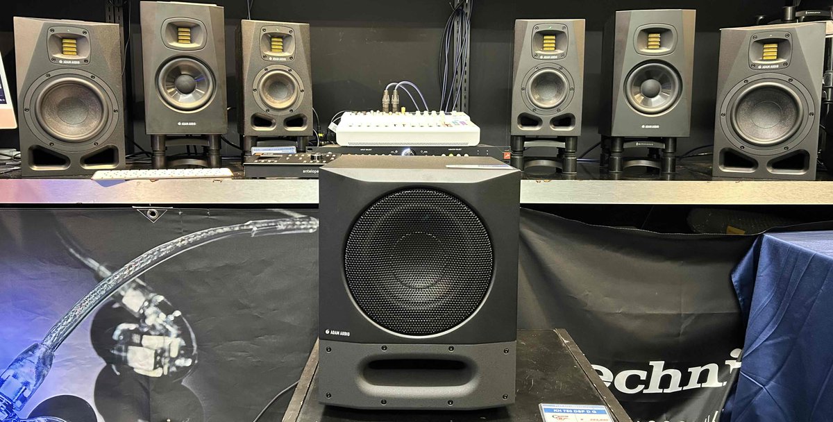 PowerRec's tweet photo. 【🎉店頭展示開始！🎉】
■━━━━━━━━━━■
　 『＃ADAMAUDIO』
 　A7V⚡️T5V⚡️A4V
　　　Sub8 PRO
■━━━━━━━━━━■
各ステレオペア+1chサブウーファーにてご試聴できます‼️
Sub8 PROを追加して中高域と低域を分担することで「中高域の分離が抜群にが良くなる」＋「超低音が見えるようになる」というダブルのメリットが得られます👍