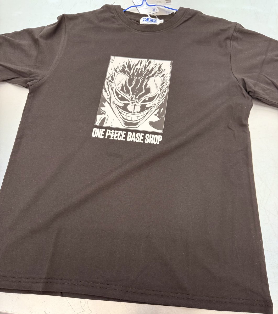 wakakun_saga's tweet photo. 手に入れるまで1年かかった
念願の『今行く』Tシャツ🦩
#ONEPIECEBASESHOP https://t.co/eaTSmyXWqb