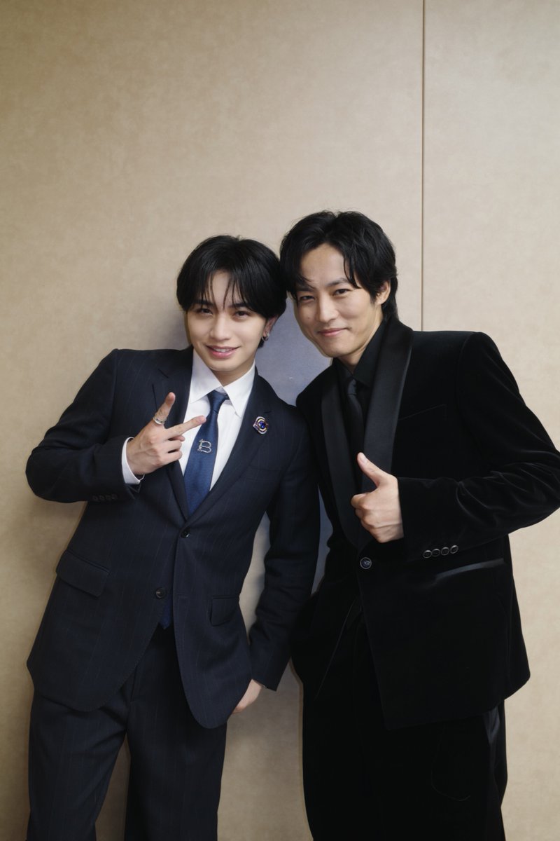 KENTO_Team_N's tweet photo. 今日、デュエルキングと久々に会話をした。

ブルーアイズの環境カードについて、
キングから直々にある提案を受けた。
これは真剣に考えなければ。

そんな今日は東京国際映画祭のレッドカーペット、そしてオープニングセレモニー。

僕はまず、TIFFをさらに盛り上げる。

TIFF楽しいから、ぜひ来てねっ🎬

#TIFFJP
#桃李さんまたデッキみてね

by本人