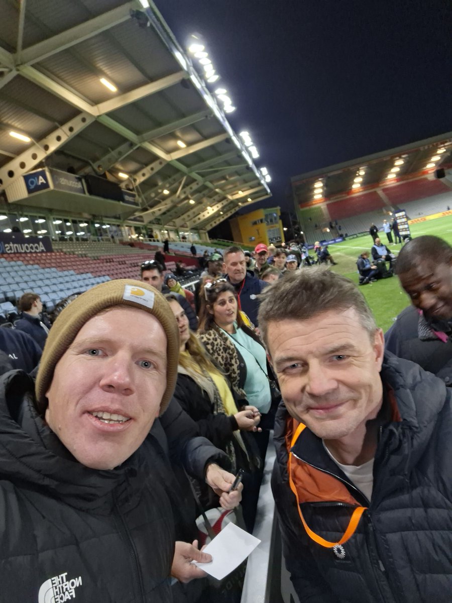 WelshQuinRugby's tweet photo. Enjoyed our Cup final yesterday. Sarries bottling it like a fine wine...
#HARvSAR #GallagherPrem https://t.co/WGVwvOIP2O