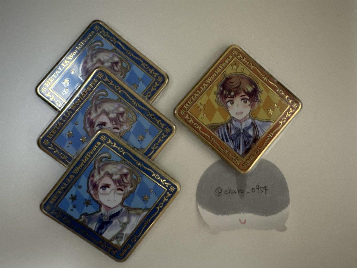 charo_0954's tweet photo. 交換　ヘタリア　原画展

《譲》
①特典色紙: 葡
②クリアチケット: 露
③メタル缶バッジ:米、西

《求》
①② 普>伊・独
③日・伊・独(各1)

郵送希望です。
検索からもご気軽にお声がけください。
よろしくお願いします。 https://t.co/ZUmwfF7D9h