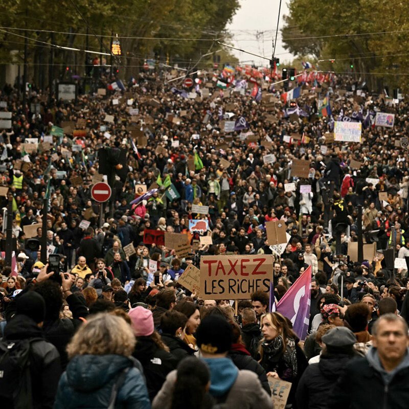 Kulturlesite_'s tweet photo. 🚨 ALERTE

Les GILETS JAUNES annoncent UN TROISIÈME ACTE DE MOBILISATION ce SAMEDI 31 OCTOBRE !!

Certains souhaitent profiter d’Halloween pour se mobiliser déguisés et faire de cette journée une grande fête populaire 🎃 https://t.co/eA2u4ci622