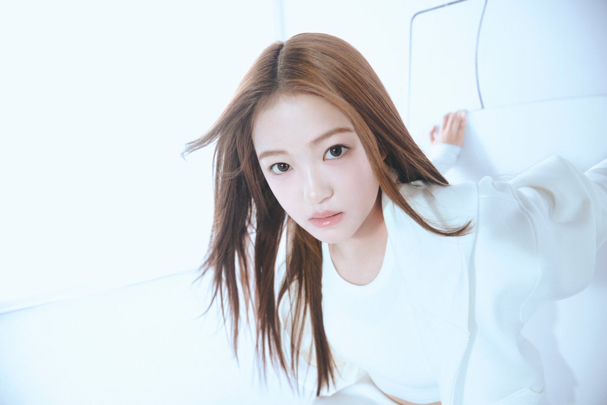 siowae's tweet photo. 이사진완전 그냥 아기보아, 그자체구…
동글동글귀염둥인데 또 청순아기임,… https://t.co/8UWM74y8OG