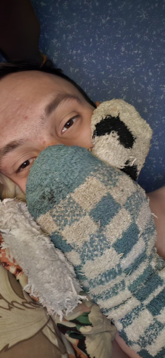 kurt24773133793's tweet photo. #fuzzysocks https://t.co/GWUa9xUWY9