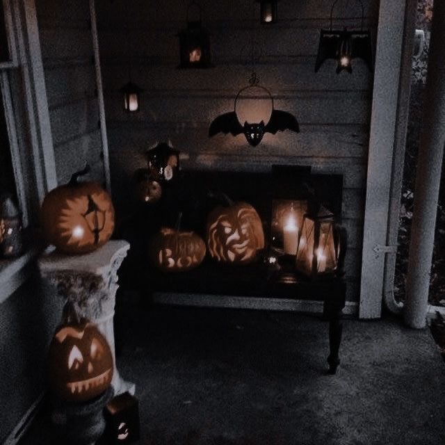 thespookygirll's tweet photo. dark Halloween 🎃 https://t.co/ubto5HJvlf