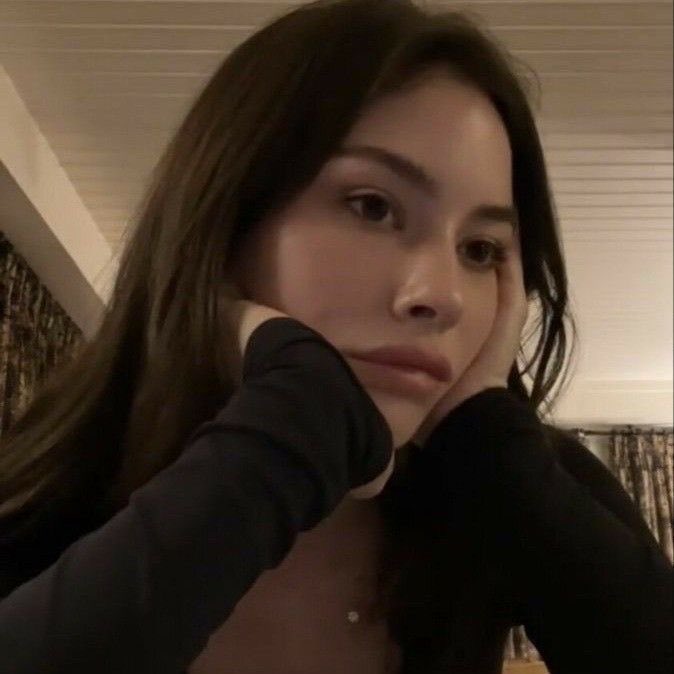 coldestgoodbyes's tweet photo. the most beautiful girl in the world, gracie abrams. https://t.co/nUhY7tBXmt