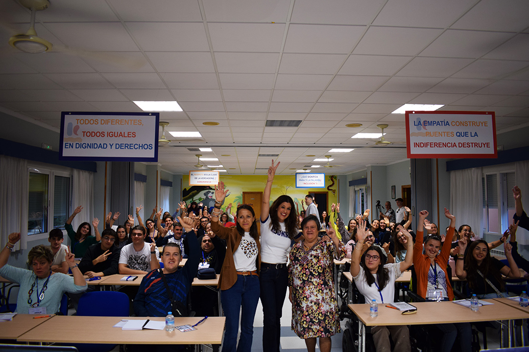 FAMDIF's tweet photo. #XIIIJORNADAS | 🎓💙 Así fueron nuestras XIII Jornadas de formación sobre los derechos de las personas con discapacidad física y orgánica: https://t.co/qSJOrdFzlI https://t.co/G2UkyLfR2s