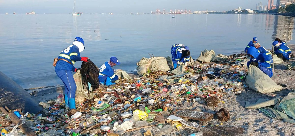 ScreencapMedia's tweet photo. 215 SACKS OF GARBAGE COLLECTED DURING MANILA BAY CLEANUP

Courtesy: Mayor Isko Moreno Domagoso/Facebook

#ScreencapMedia #ScreencapHeadline #ManilaBay #CleanupDrive #RoxasBoulevard #IskoMoreno #EnvironmentalProtection #ManilaCity https://t.co/1voF7r09NV
