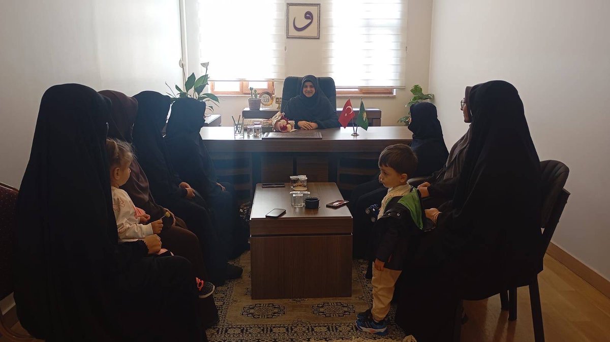 sumeyra_dinc's tweet photo. Ankara İl Kadın Kolları Başkanımız Sayın İnci Demir ve beraberindeki kıymetli teşkilat başkanlarımızı ağırladık.

Nazik ziyaretleri ve hayırlı olsun dilekleri için şükranlarımı sunuyorum. Rabbim çalışmalarımızda gayretimizi ve muvaffakiyetimizi arttırsın. https://t.co/zmaW1Y2Bet