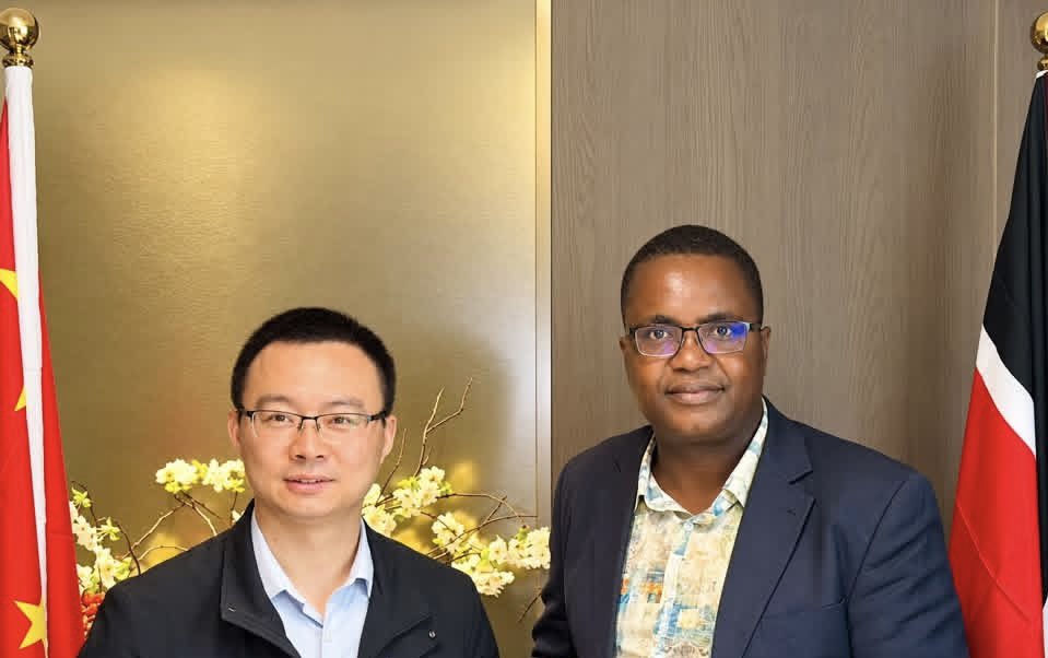 Profmutisya's tweet photo. It feels great to walk into an investor’s office in a foreign country and find your national flag proudly displayed. 🇰🇪🇨🇳

During my engagement with private sector players in Shanghai, China, we explored opportunities to strengthen investment ties and position Kenya as a strategic gateway to the wider East African region.

Such engagements are important in building confidence, fostering partnerships, attracting investment, and creating opportunities for technology transfer, innovation, and sustainable economic growth.

Kenya is open for business. The future of Kenya–China cooperation holds immense opportunities for shared prosperity.

#KenyaChinaPartnership #InvestInKenya #KonzaTechnopolis #Investment #EastAfrica #Innovation