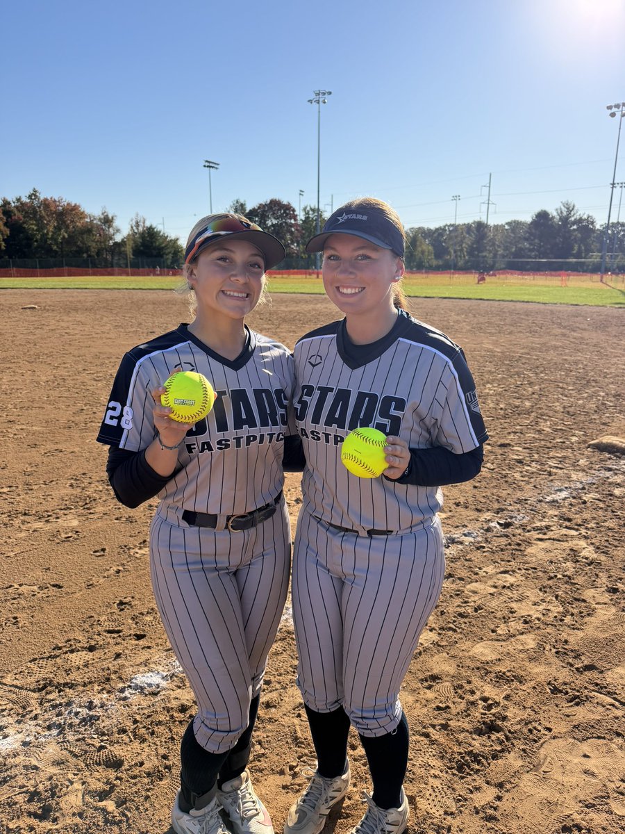 Schweitzer2027's tweet photo. Super proud of my team going 5-1 this weekend at the @eastcoast_sb Fall Showcase to wrap up our Fall season!! Here’s my HR to dead-center! @MAStarsNavy @starsnationalfp #mastarsfastpitch https://t.co/hg7YIDFG2F