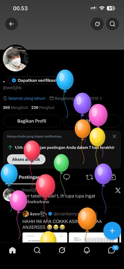 welljhk's tweet photo. wiiii ada balonnyaa❤️ nieee ngide banget kue ulang tahun pake kue buat nikahan hahahaha, tapi kuenya lucuuu🤩🎂🍰🍓 https://t.co/PFz7o7tENs