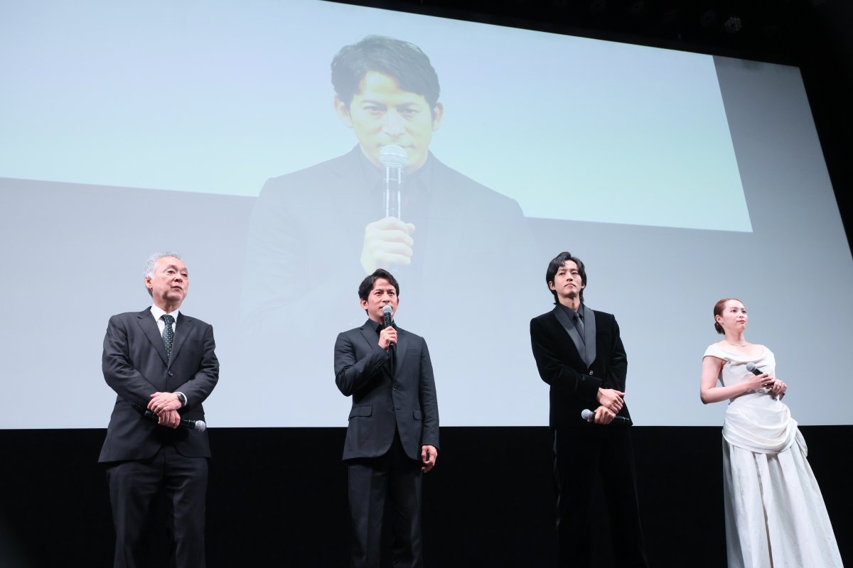 sukiyaki__movie's tweet photo. 【レポート】 第39回 #東京国際映画祭 ♬𝄞 ♪₊ ﾟ

オープニングセレモニーにも参加しました✨

🎬12月25日(金) 公開
#SUKIYAKI上を向いて歩こう 🎶
#TIFF
#岡田准一  #松坂桃李 
#清野菜名  #瀬々敬久 監督 https://t.co/sCN15gQPtT